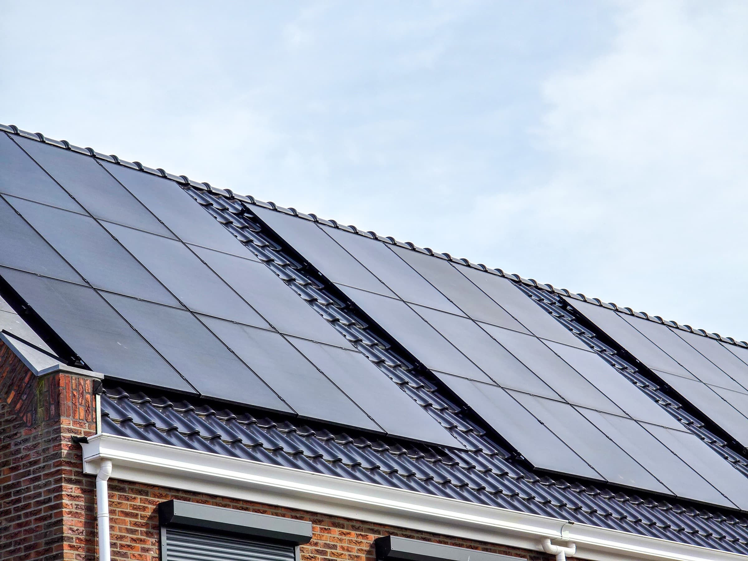 Modernes Wohnhaus mit Photovoltaik